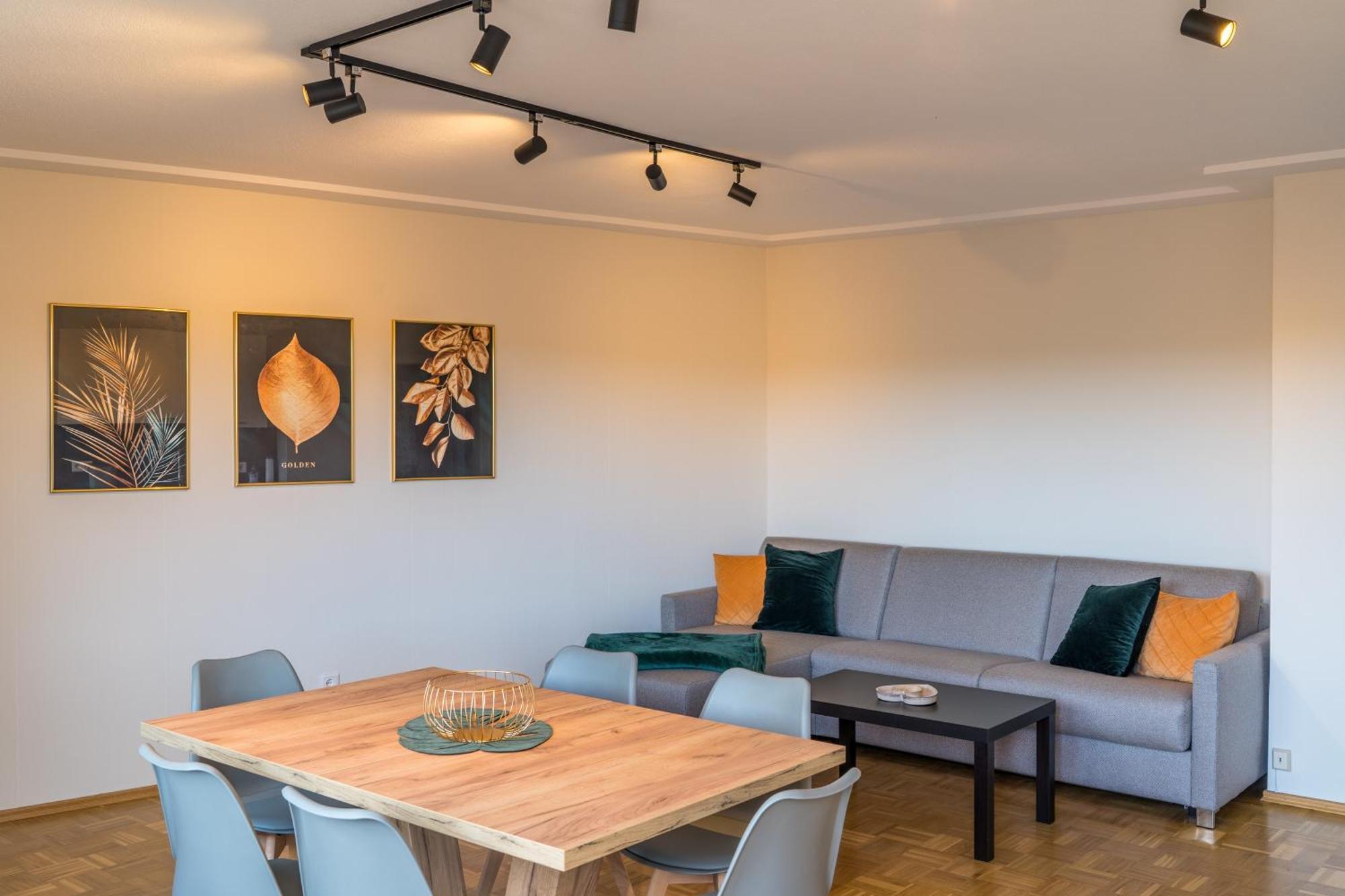 Ferienwohnung Nadine Petschler Obereisenheim ภายนอก รูปภาพ