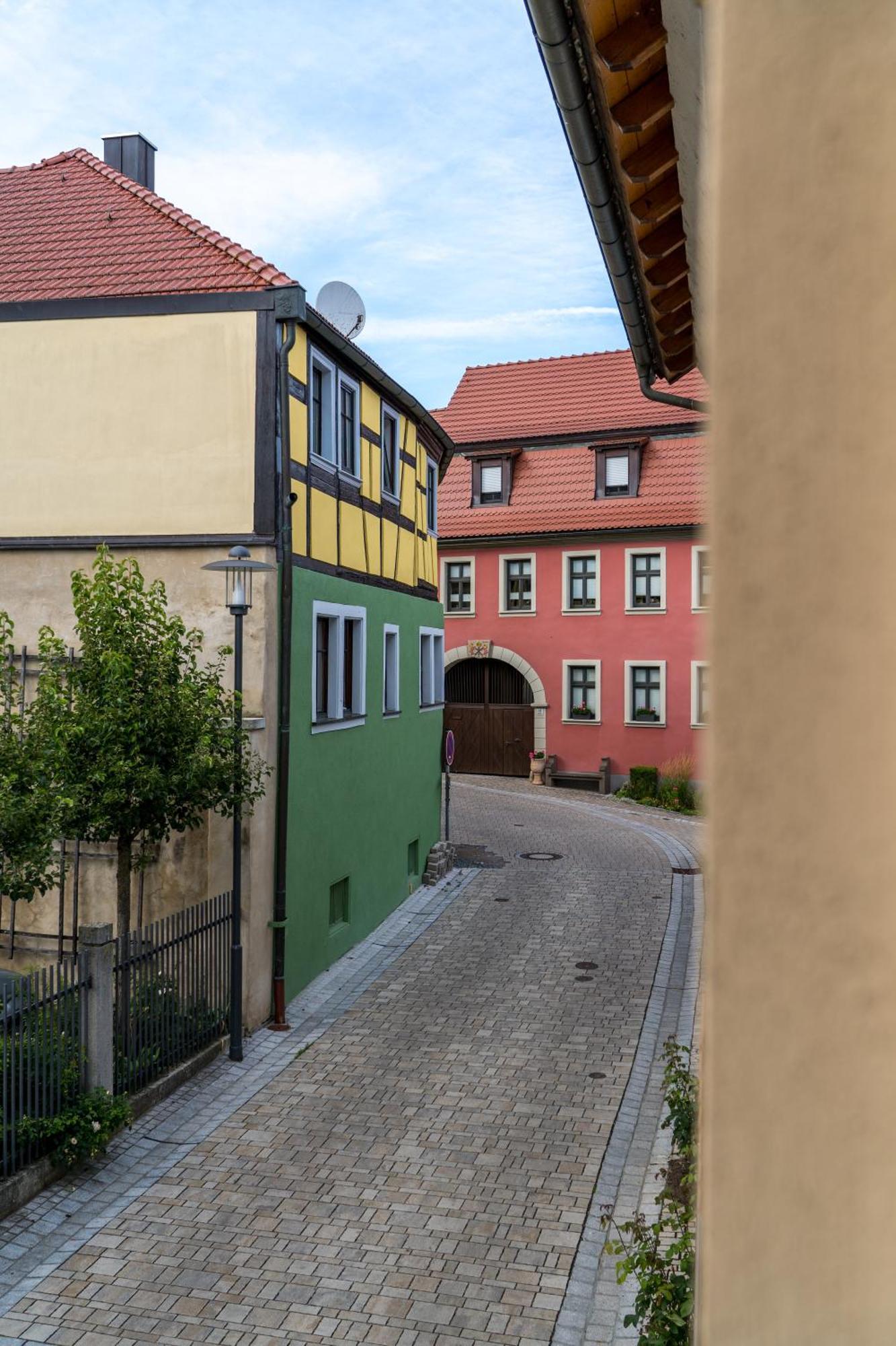 Ferienwohnung Nadine Petschler Obereisenheim ภายนอก รูปภาพ