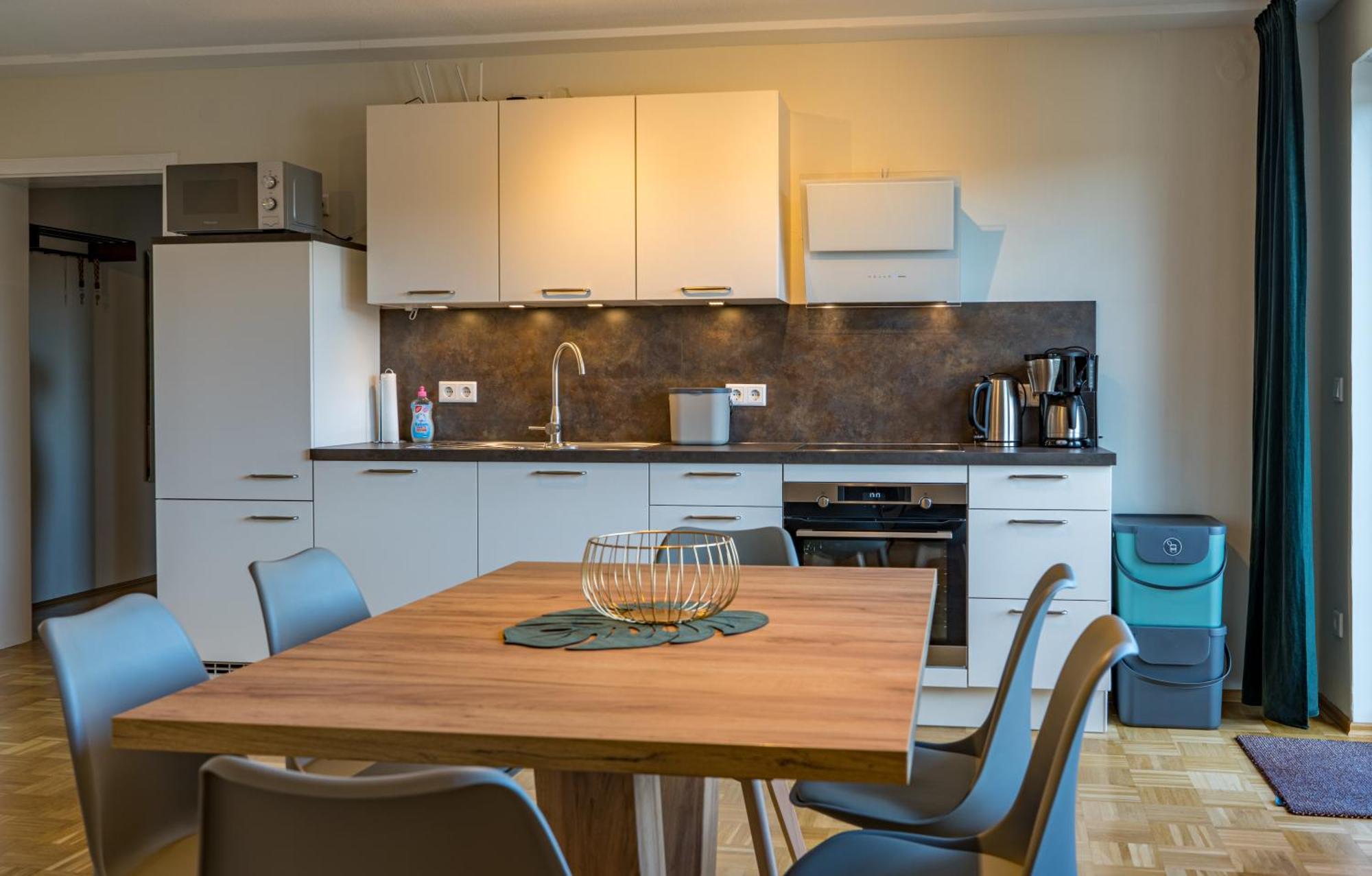 Ferienwohnung Nadine Petschler Obereisenheim ภายนอก รูปภาพ